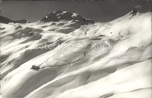 Parsenn Skigebiet Furkalift mit Parsennhuette Schwarzhorn  Kat. Parsennfurgga