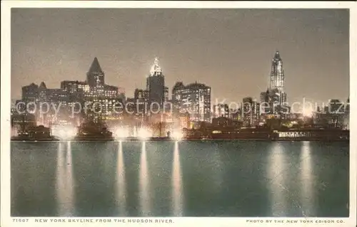 New York City Skyline from Hudson River / New York /