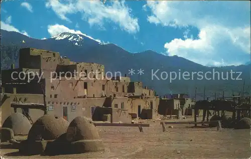 Taos Pueblo and Sangre de Cristo Range Kat. Taos