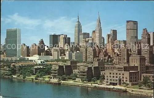 New York City Midtown Manhattan Skyline Welfare Island East River / New York /