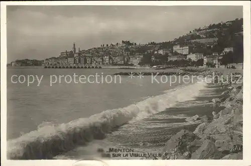 Menton Alpes Maritimes Vue sur la vieille ville Kat. Menton