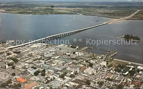 Fort Myers Bridge Caloosahatchee River aerial view Kat. Fort Myers