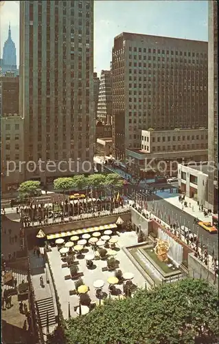 New York City Plaza of Rockefeller Center / New York /