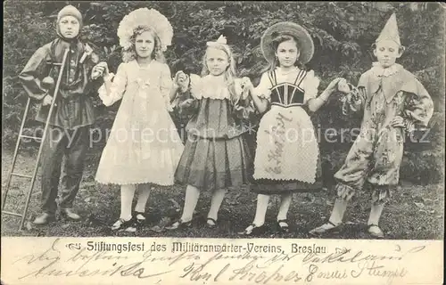 Breslau Niederschlesien Kinder im Kostuem Stiftungsfest der Militaeranwaerter-Vereins / Wroclaw /