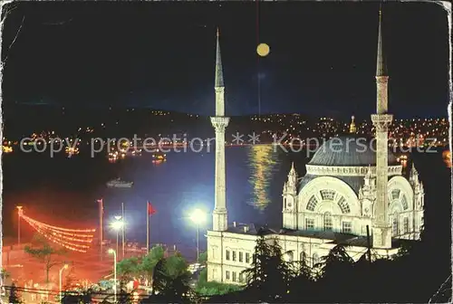 Istanbul Constantinopel Dolmabahce Moschee Bosphorus / Istanbul /