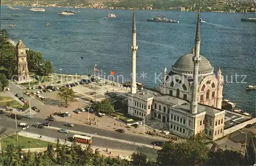 Istanbul Constantinopel Dolmabahce Moschee Bosphorus / Istanbul /