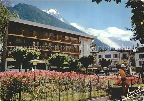 Chamonix Jardin de la place du monument aux morts et Mont Blanc Kat. Chamonix Mont Blanc