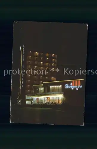 Varna Warna Hotel Astoria bei Nacht / Varna /