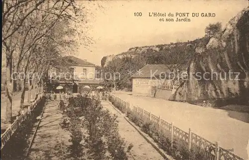 Vers Pont du Gard Hotel du Pont du Gard et son Jardin Kat. Vers Pont du Gard