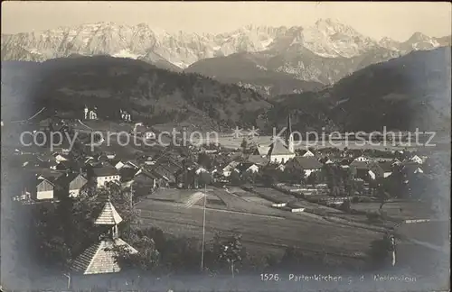 Partenkirchen Panorama gegen Wettersteingebirge Kat. Garmisch Partenkirchen