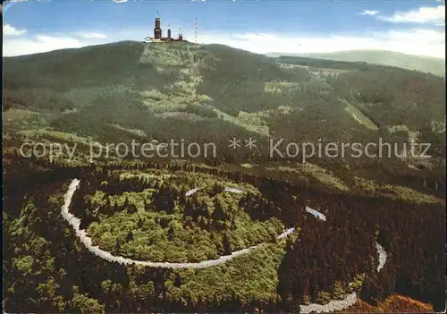 Altkoenig Fliegeraufnahme mit Steinringwaellen aus Keltenzeit Feldberg Kat. Koenigstein im Taunus