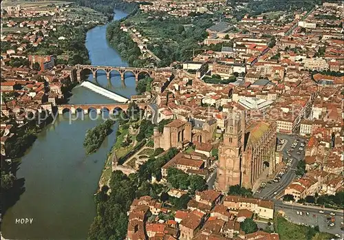 Albi Tarn Vue aerienne Basilique Sainte Cecile Donjon Palais de la Berbie Kat. Albi