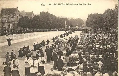 Lourdes Hautes Pyrenees Prozession  Kat. Lourdes