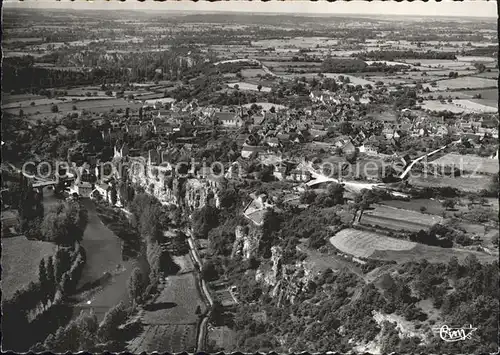 Angles sur l Anglin Ruines du Chateau et la Ville vue aerienne Kat. Angles sur l Anglin