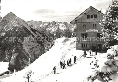 Gschoesswandhaus gegen Gunggel Wintersportplatz Zillertal Alpenpanorama Kat. Finkenberg