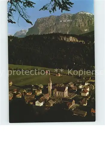 Bezau Vorarlberg Ortsansicht mit Kirche gegen Kanisfluh Bregenzer Wald Kat. Bezau