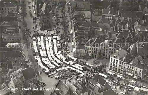 Deventer Markt met Waaggebouw Fliegeraufnahme Kat. Deventer