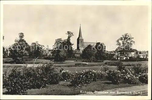 Kampen Niederlande Plantsoen met Bovenkerk Kirche / Kampen /