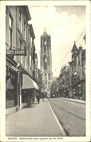 Utrecht Zadelstraat met gezicht op de Dom Kat. Utrecht
