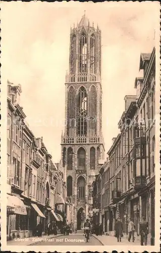 Utrecht Zadelstraat met Domtoren Kat. Utrecht