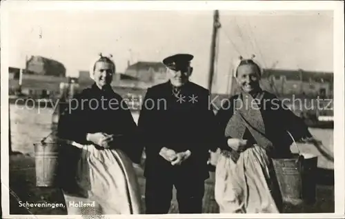 Scheveningen Gruppenbild Bewohner Kat. Scheveningen