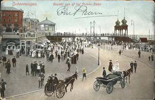 Scheveningen Gezicht van af het Palace Hotel Pferdekutsche Kat. Scheveningen