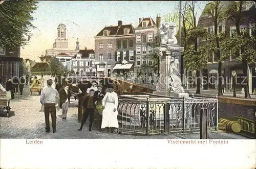 Leiden Vischmarkt met Fontein Kat. Leiden