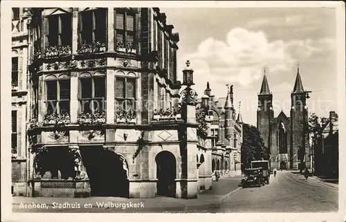 Arnhem Stadhuis en Walburgskerk Rathaus Kirche Kat. Arnhem