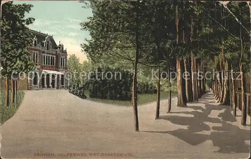 Arnhem Velperweg met Sanatorium Kat. Arnhem
