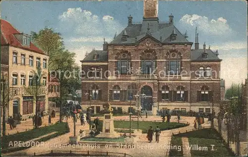Apeldoorn Gemeenntehuis Standbeeld Koning Willem 1. Kat. Apeldoorn