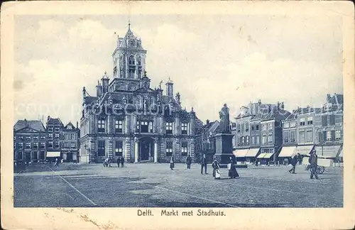 Delft Markt met Stadhuis Kat. Delft
