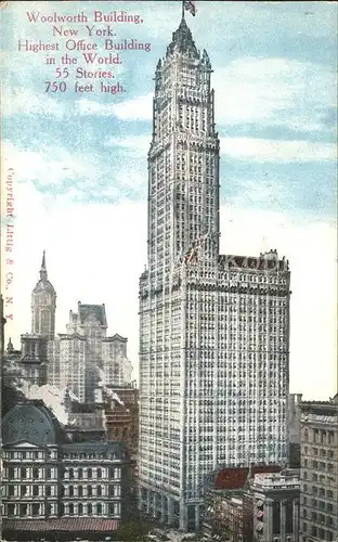 New York City Woolworth Building Skyscraper / New York /