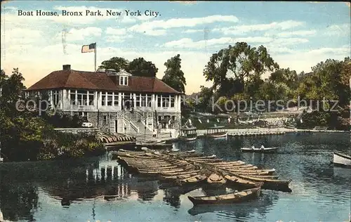 New York City Boat House Bronx Park / New York /