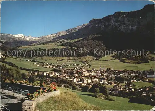 Flims Dorf mit Flimserstein und Tschingelhoerner Kat. Flims Dorf