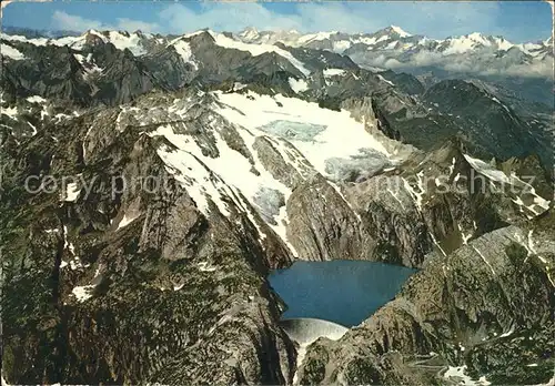 Cavagnoli Bacina e ghiacciaio sulle sfondo le alpi bernesi Kat. Cavagnoli