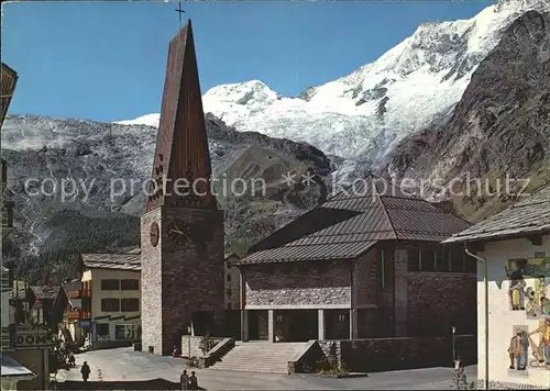 Saas Fee Dorfpartie mit Kirche und Alphubel Kat. Saas Fee