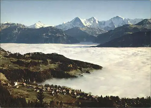 Beatenberg im Nebelmeer mit Schreckhorn Finsteraarhorn Eiger Moench Jungfrau Kat. Beatenberg