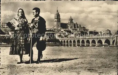 Salamanca Castilla y Leon Pareia de charros y vista general Kat. Salamanca