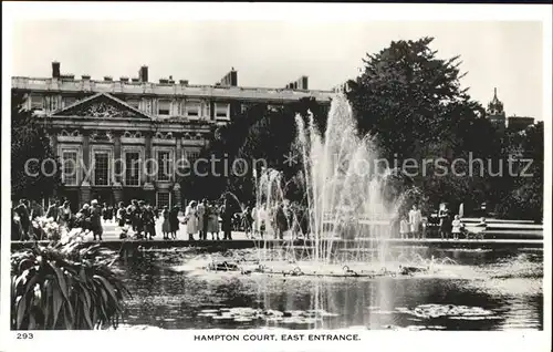 Hampton Court East Entrance Fountain Kat. Herefordshire County of