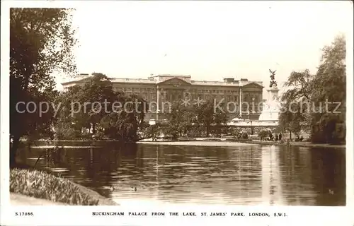 London Buckingham Palace from the Lake St James Park Monument Kat. City of London