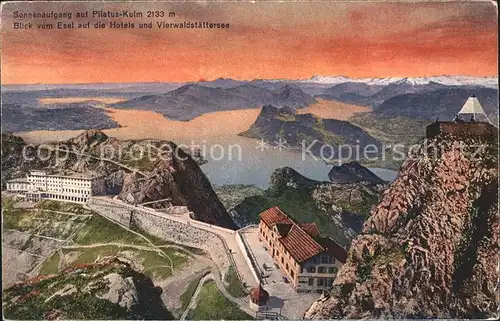 Pilatus Kulm Blick vom Esel auf Hotels mit Vierwaldstaettersee und Alpen bei Sonnenaufgang Kat. Pilatus Kulm