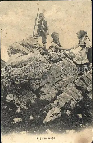 Kreuzberge Kinder auf dem Gipfel Kat. Kreuzberge