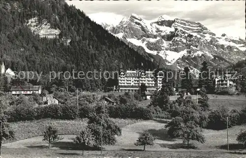 Flueeli Ranft Hotel Paxmontana mit Nuenalphorn und Hutstock Kat. Flueeli Ranft