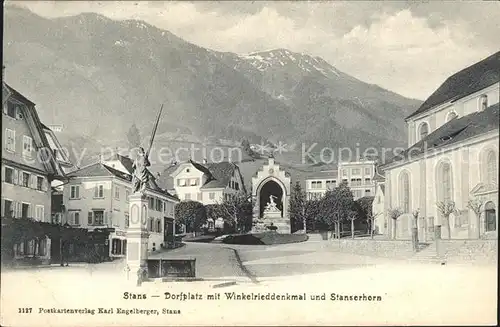 Stans Nidwalden Dorfplatz mit Winkelrieddenkmal und Stanserhorn Kat. Stans