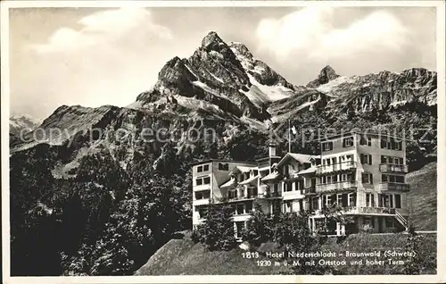 Braunwald GL Hotel Niederschlacht mit Ortstock und hoher Turm Kat. Braunwald