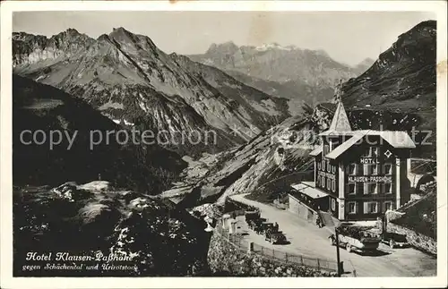 Klausenpass Hotel Klausen Passhoehe mit Schaechental und Urirotstock Kat. Klausen