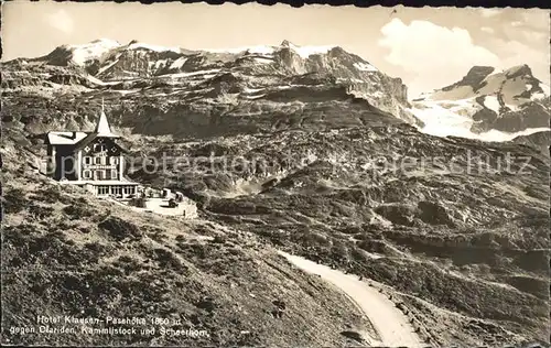 Klausenpass Hotel Klausen Passhoehe mit Clariden Kammlistock und Scheerhorn Kat. Klausen