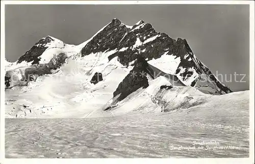 Jungfraujoch mit Jungfraubahn und Jungfrau Kat. Jungfrau