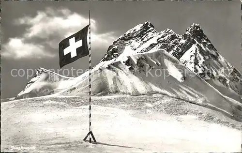Jungfraujoch mit Jungfrau Gipfel Flagge Kat. Jungfrau