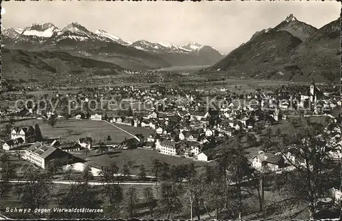 Schwyz mit Vierwaldstaettersee und Alpen Kat. Schwyz